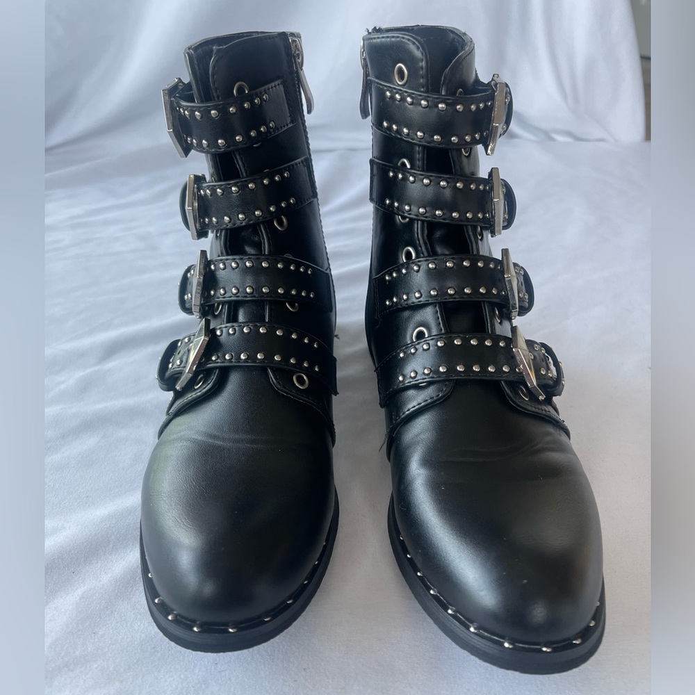 Black Multi-Strap Studded Moto Buckled Ankle Women’s Boots Size 7